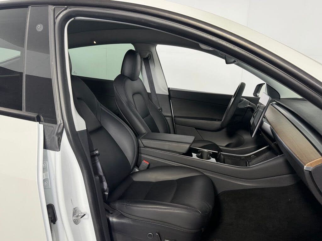 2021 Tesla Model Y SUV – Advanced EV Performance