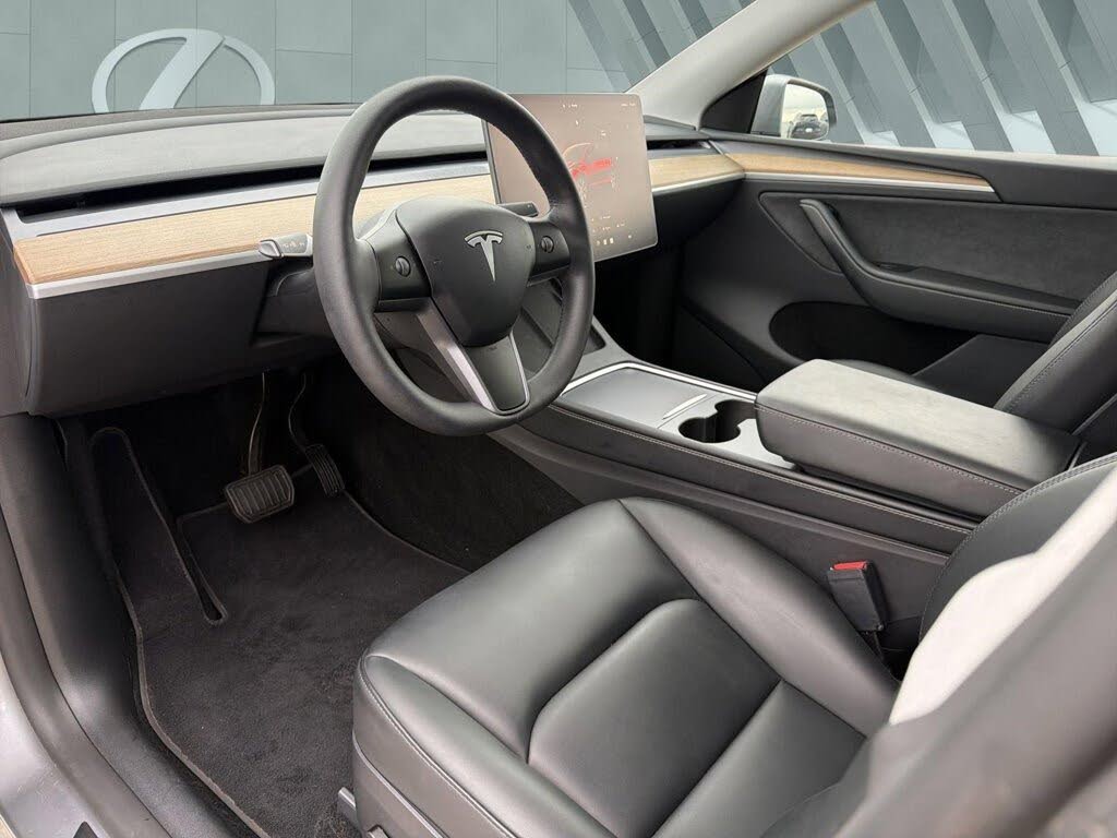 2024 Tesla Model Y Long Range - Electric Suv
