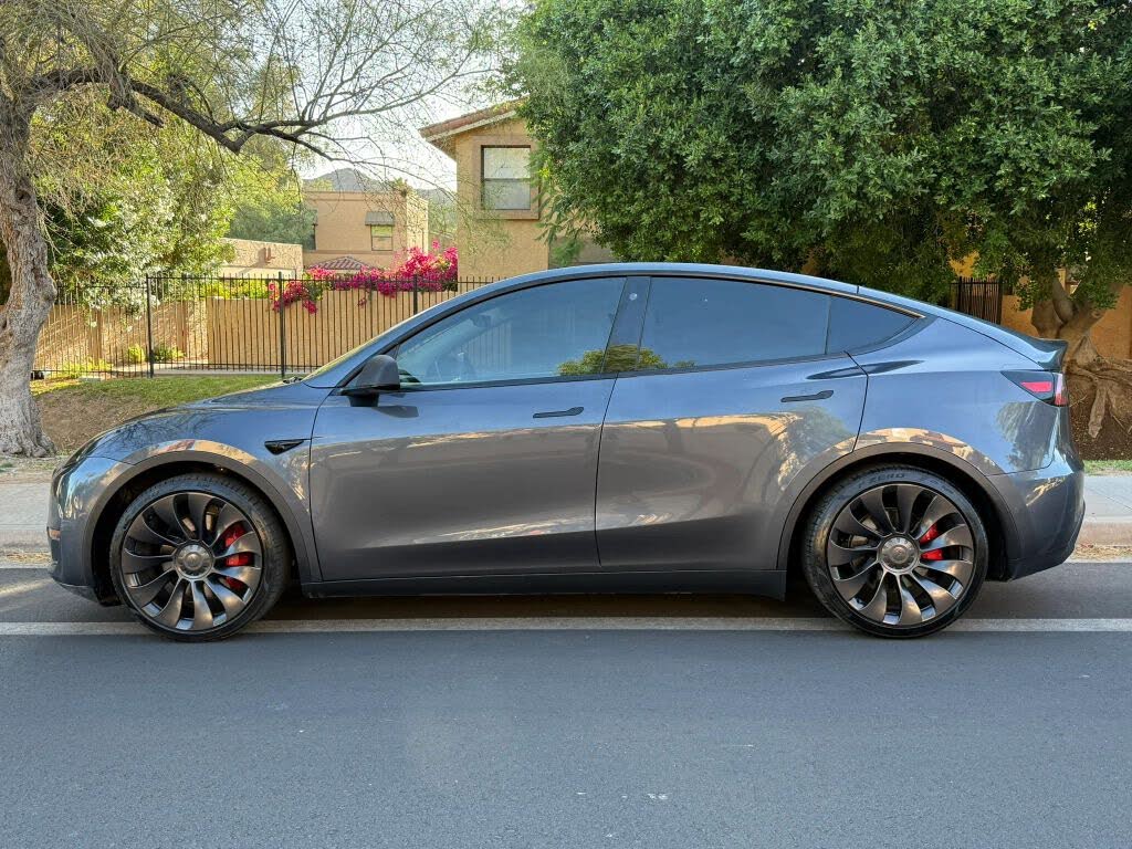 2022 Tesla Model Y Performance AWD – Advanced EV Technology