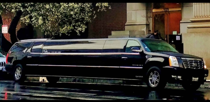 2007 Cadillac Escalade ESV SUV Limousine