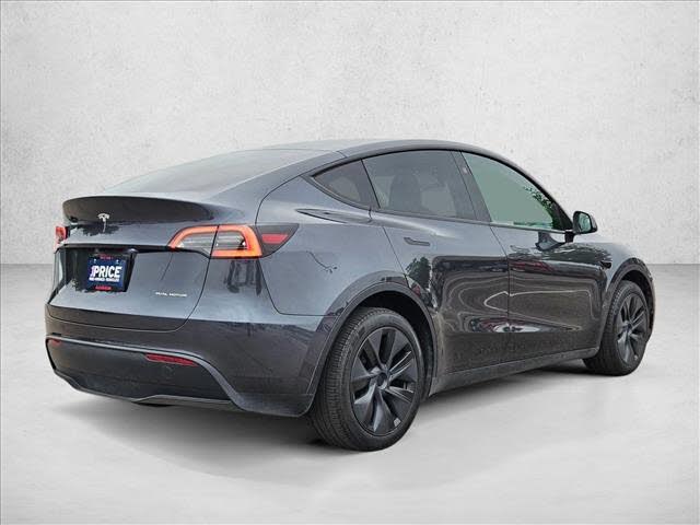 Low-Mileage 2025 Tesla Model Y – Premium Electric SUV