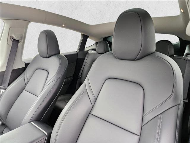 Low-Mileage 2025 Tesla Model Y – Premium Electric SUV