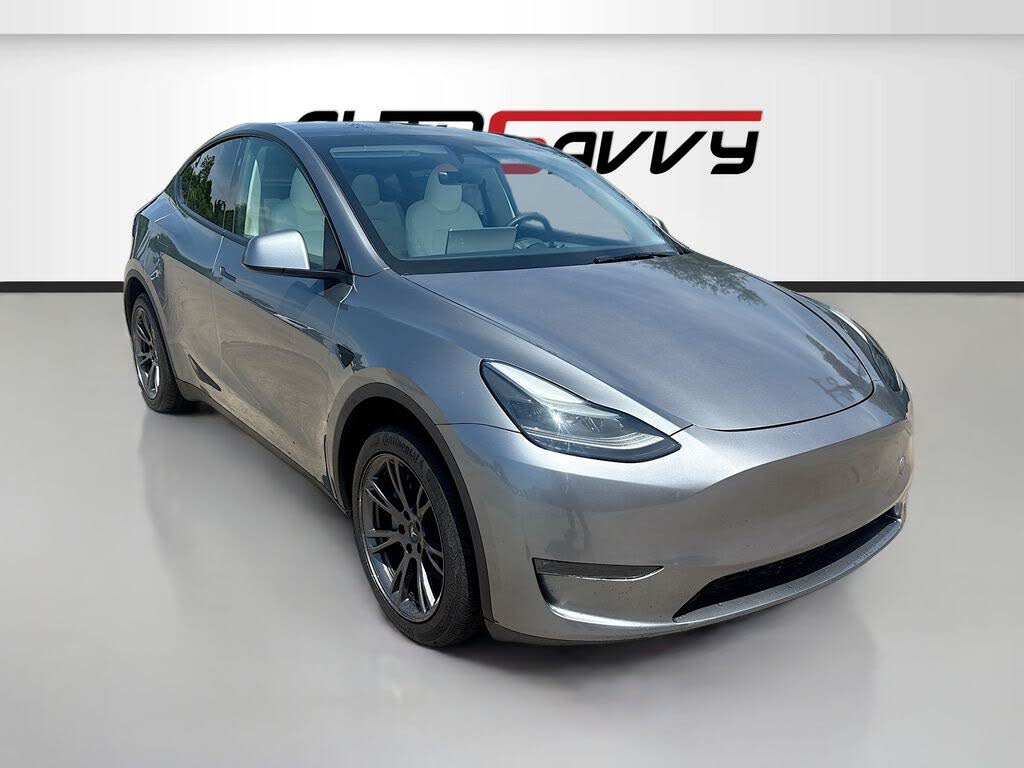 Premium Electric SUV: 2025 Tesla Model Y Long Range RWD