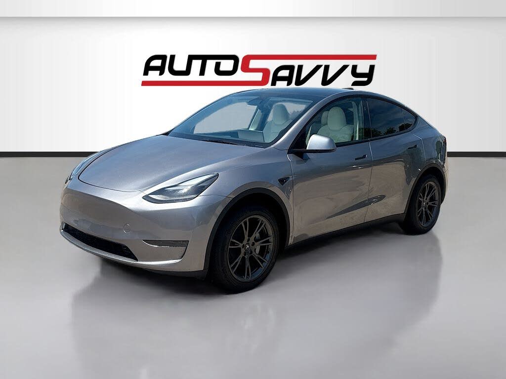 Premium Electric SUV: 2025 Tesla Model Y Long Range RWD