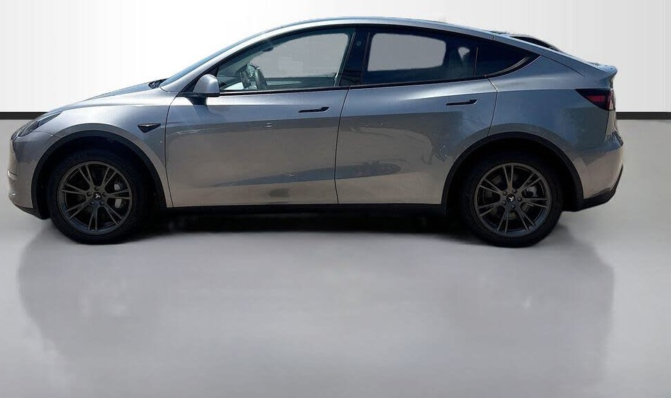 Premium Electric SUV: 2025 Tesla Model Y Long Range RWD