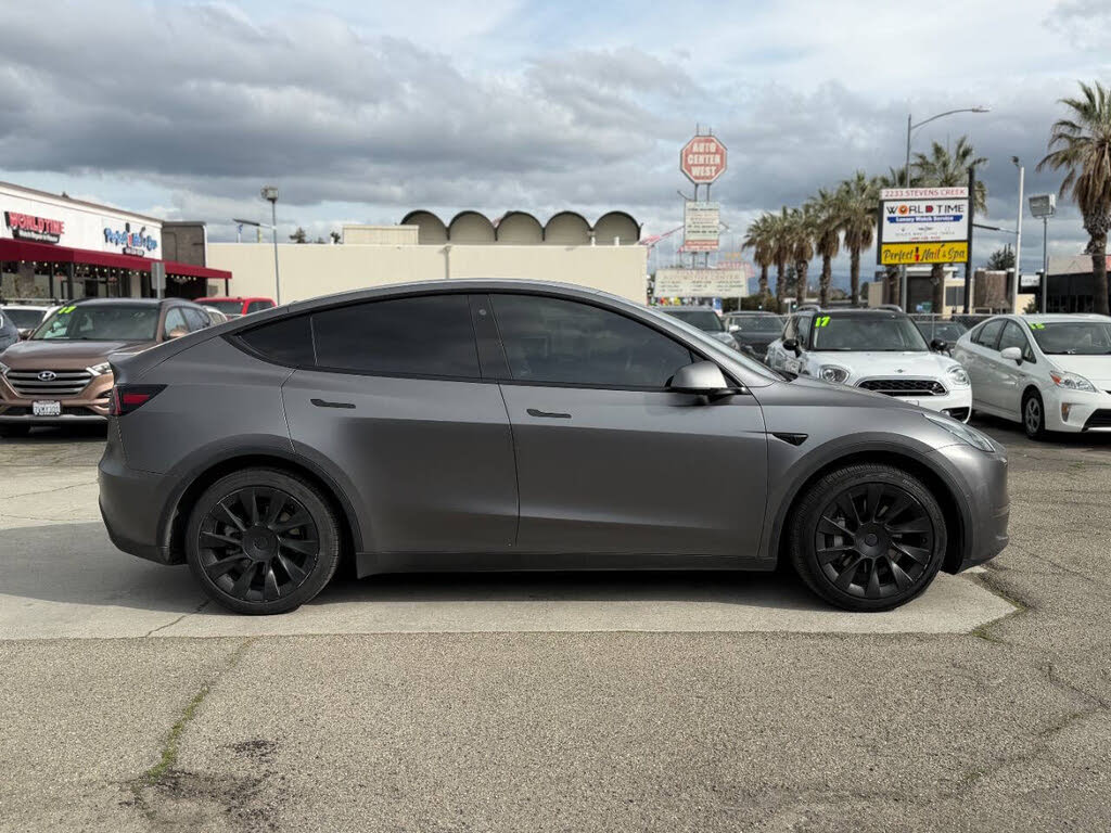 Well-Maintained 2021 Tesla Model Y Long Range AWD SUV
