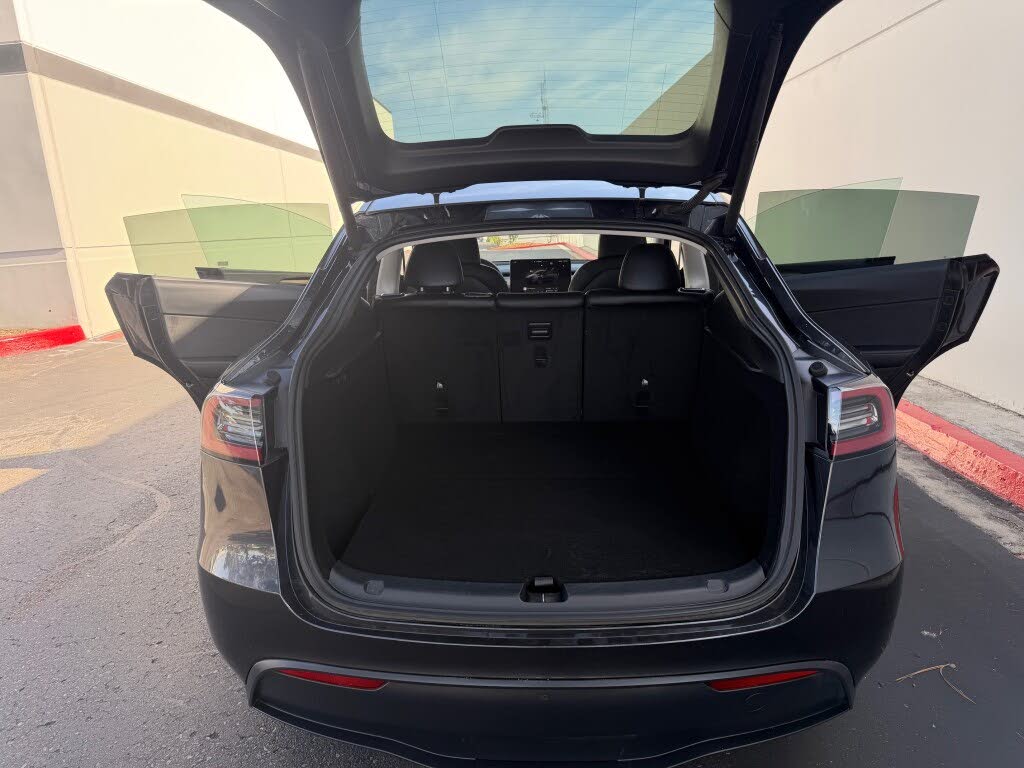 2025 Tesla Model Y Long Range RWD - Electric SUV