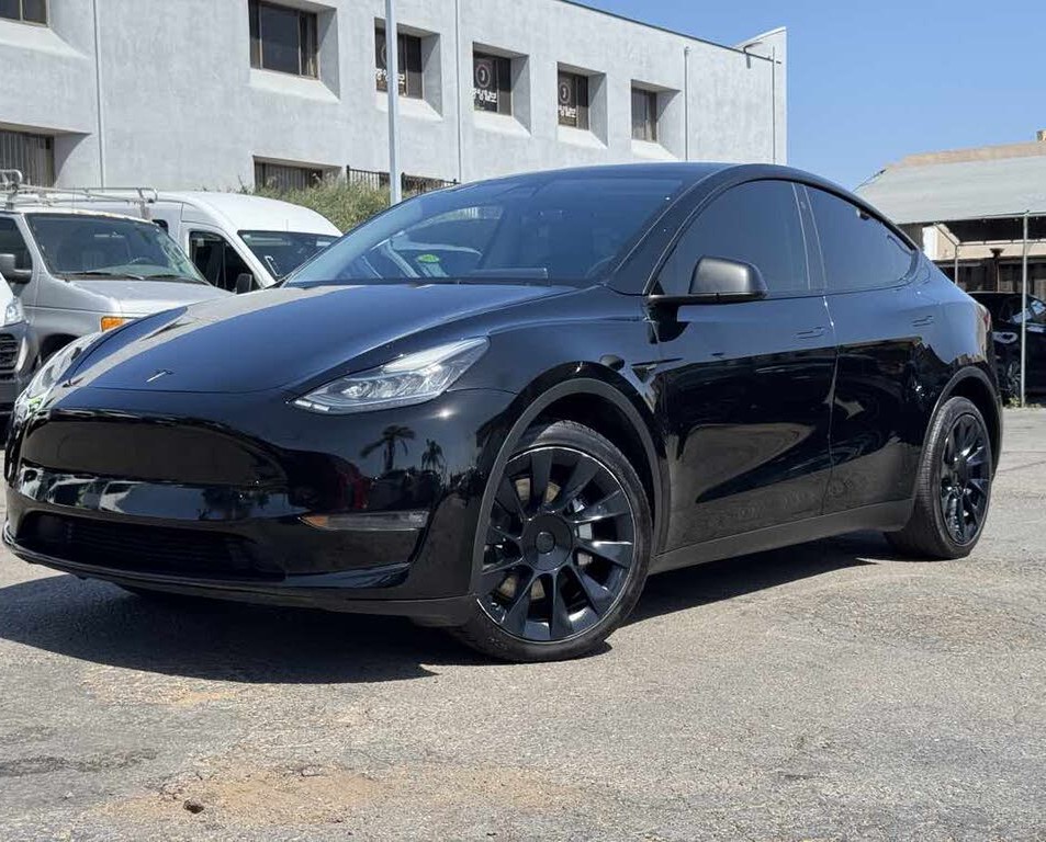 2022 Tesla Model Y Long Range AWD- Electric SUV