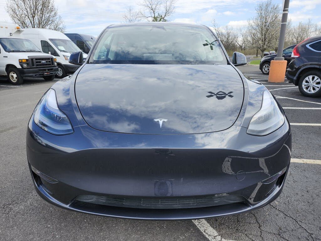 Well-Maintained 2024 Tesla Model Y Long Range AWD SUV