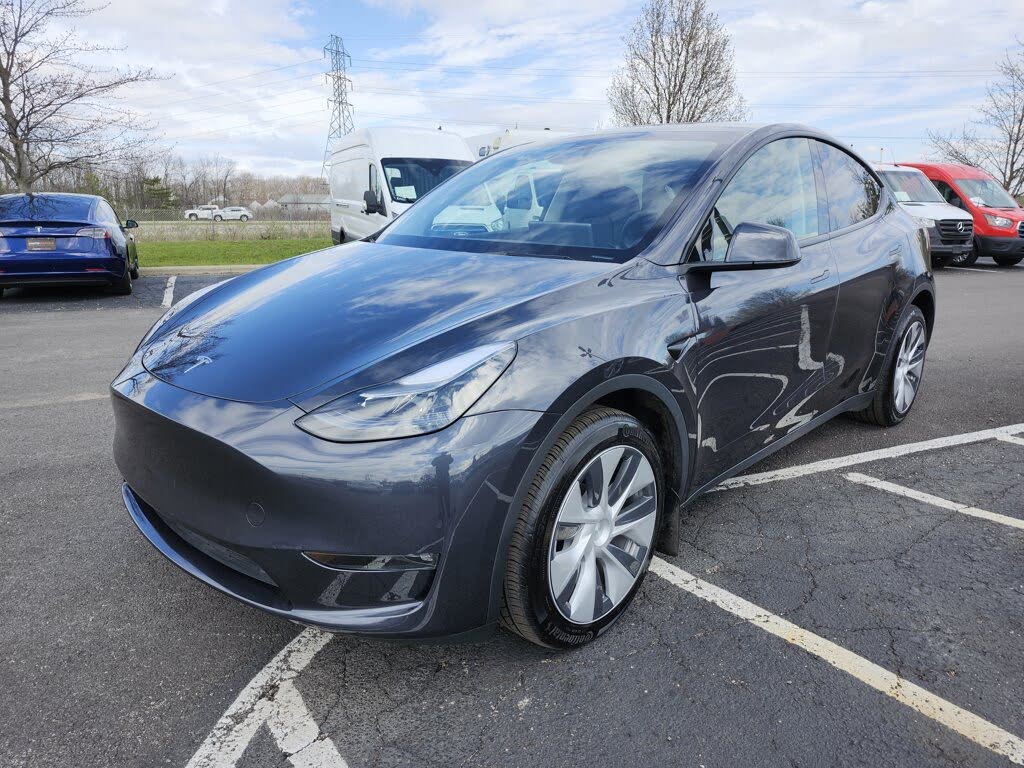 Well-Maintained 2024 Tesla Model Y Long Range AWD SUV