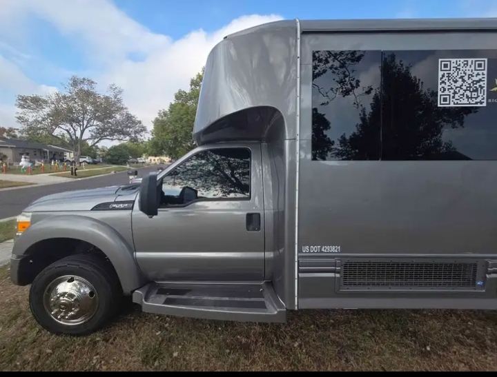 2015 Ford F-550 Party Bus
