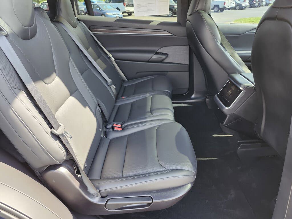 2023 Tesla Model X AWD – Sophisticated Electric SUV