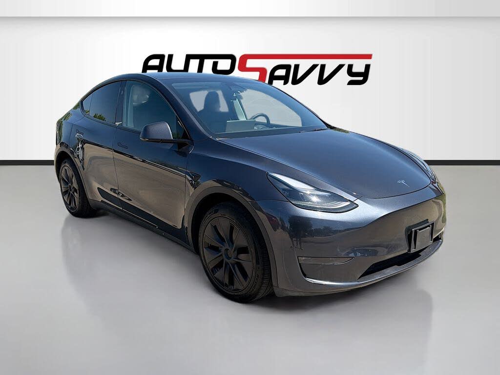 2024 Tesla Model Y Long Range AWD — Low Mileage SUV