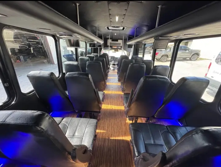 2015 Ford E-450 Shuttle Bus