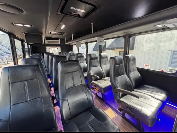 2015 Ford E-450 Shuttle Bus