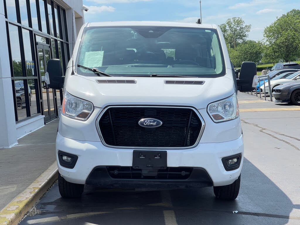 Premium Passenger Van : 2022 Ford Transit 350 XLT