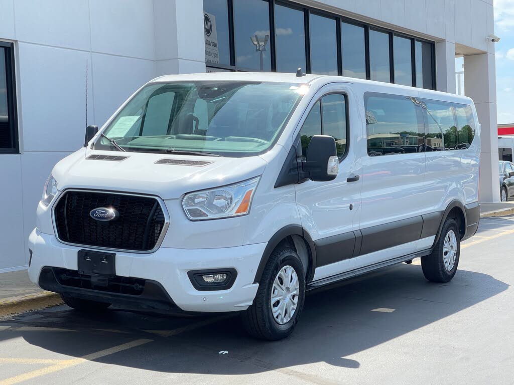 Premium Passenger Van : 2022 Ford Transit 350 XLT
