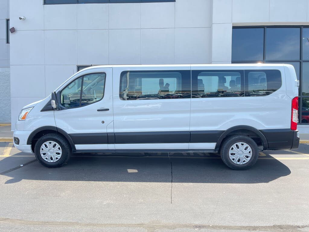 Premium Passenger Van : 2022 Ford Transit 350 XLT