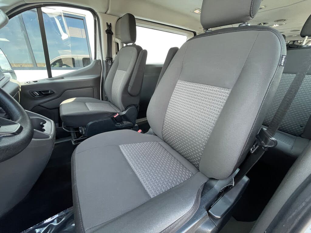 Premium Passenger Van : 2022 Ford Transit 350 XLT