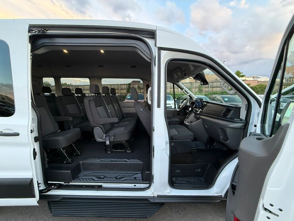 2023 Ford Transit Passenger 350 XLT Medium Roof LB RWD