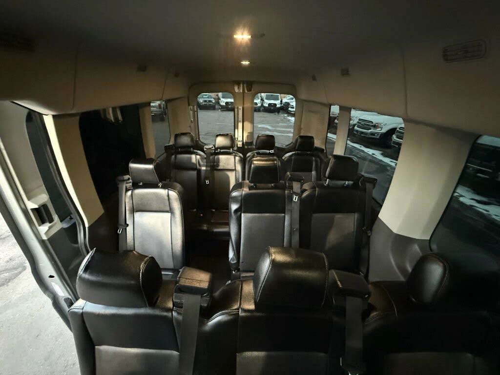 2022 Ford Transit Passenger 350 XL Medium Roof LB RWD