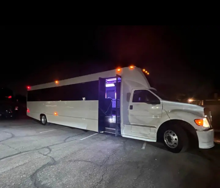 2015 Ford F-650 Party Bus