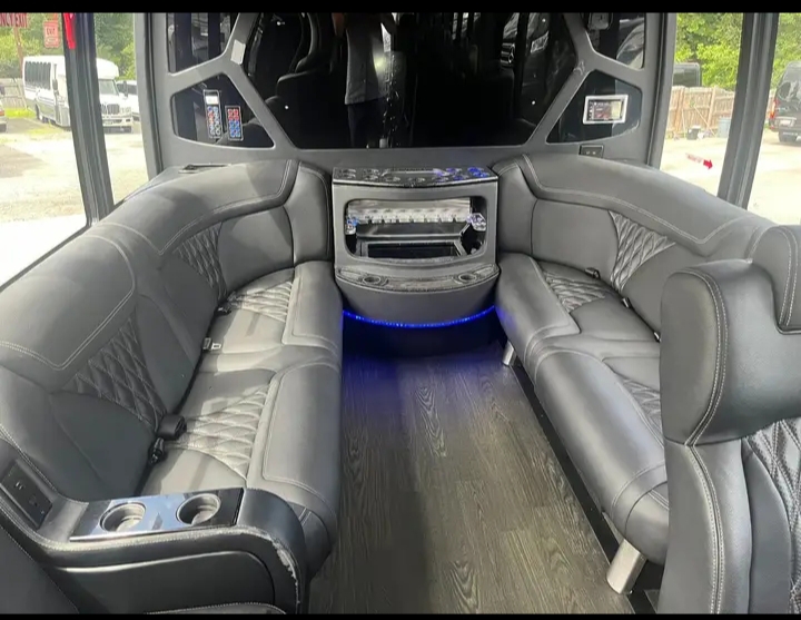2016 Freightliner M2 Shuttle Bus
