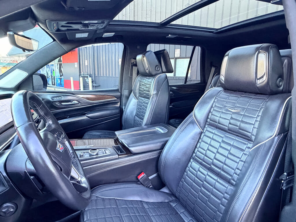 Premium SUV: 2022 Cadillac Escalade Sport Platinum