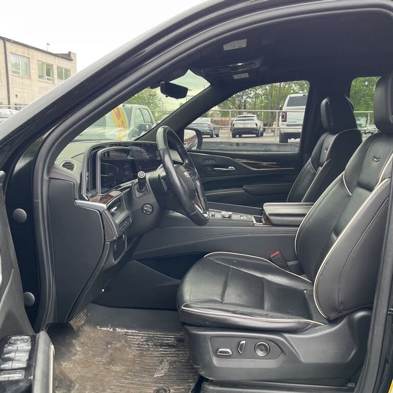 Luxury SUV : 2021 Cadillac Escalade Premium