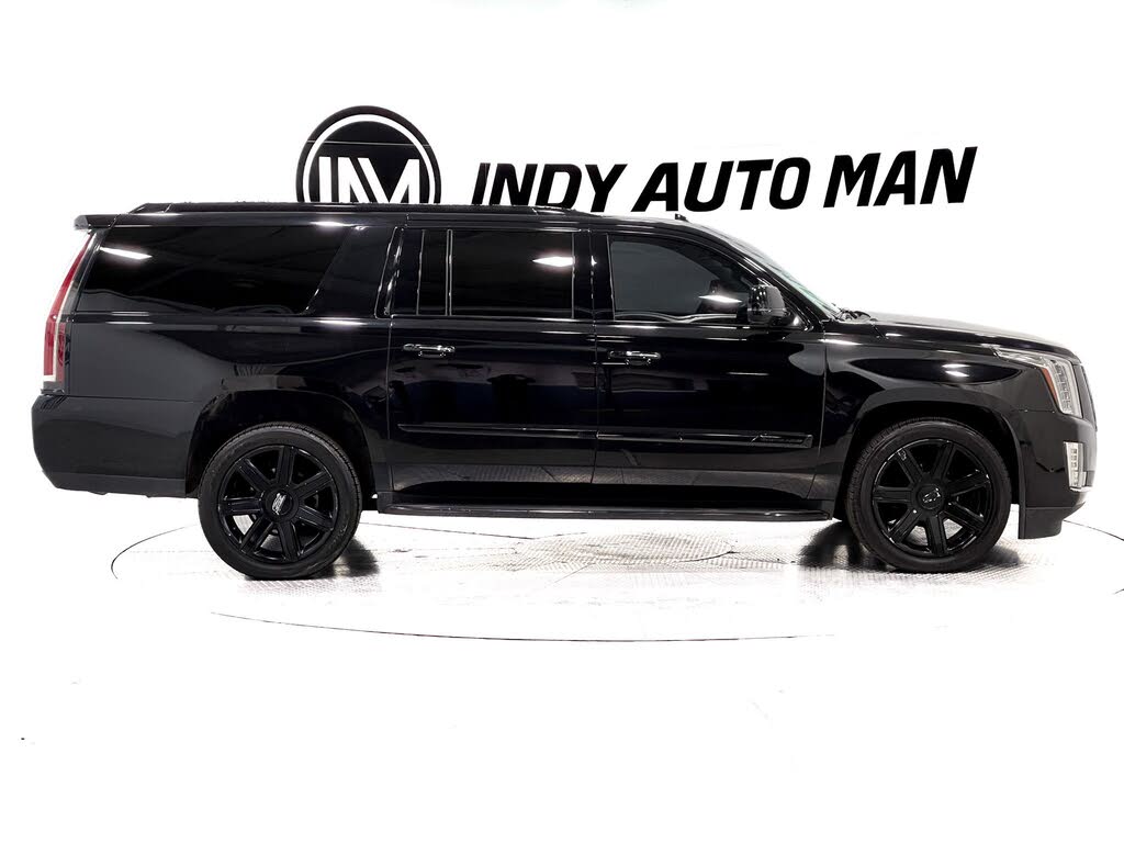 Luxury SUV : 2019 Cadillac Escalade ESV 4WD