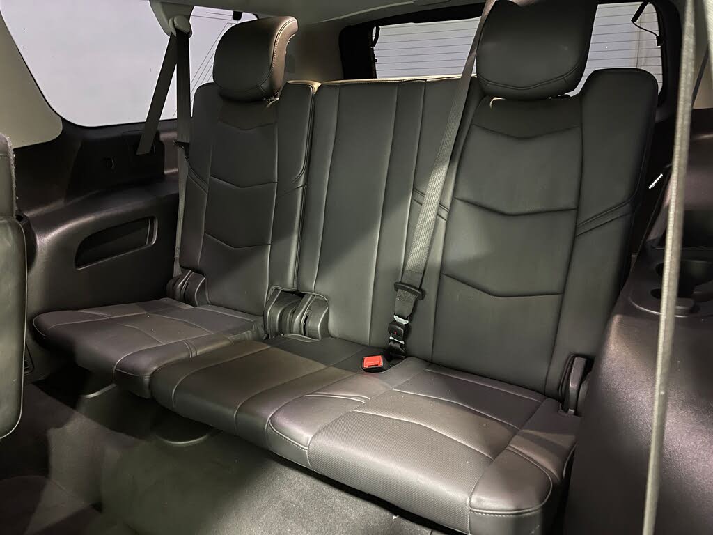 Luxury SUV : 2019 Cadillac Escalade ESV 4WD