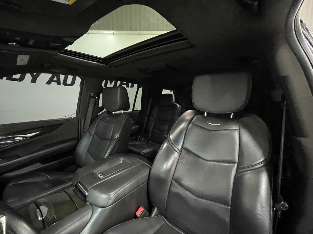 Premium SUV: 2018 Cadillac Escalade Platinum