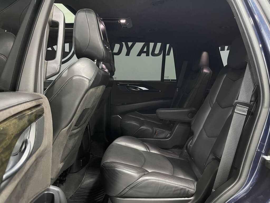 Premium SUV: 2018 Cadillac Escalade Platinum