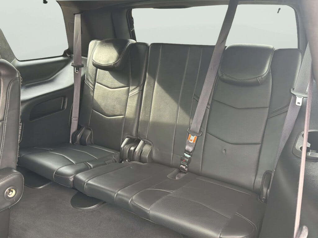 Luxury SUV : 2017 Cadillac Escalade Platinum