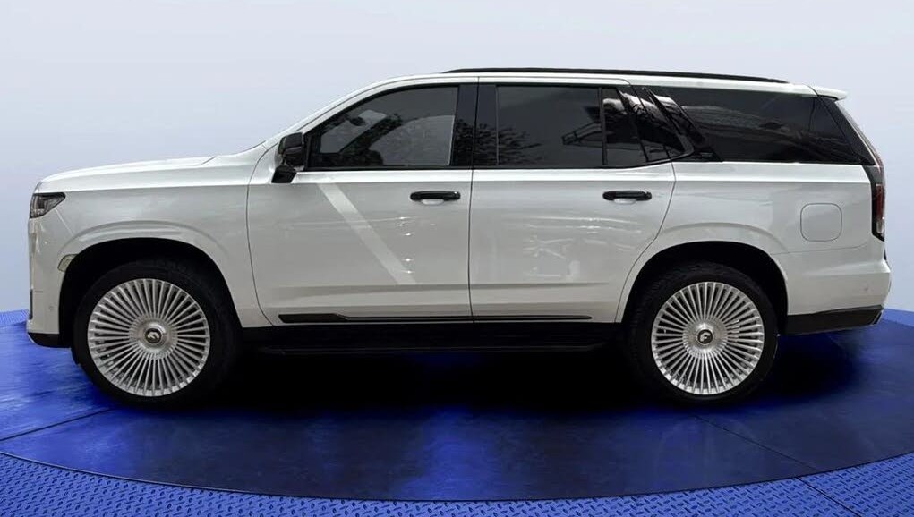 Premium V8 Performance – 2023 Cadillac Escalade 4WD SUV