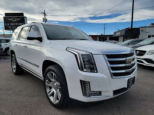 Luxury SUV: 2016 Cadillac Escalade Premium 4WD