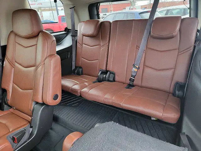 Luxury SUV: 2016 Cadillac Escalade Premium 4WD