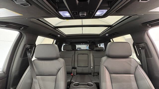 2024 Chevrolet Suburban Z71 4WD – Spacious SUV