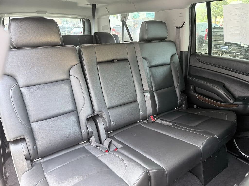 Premium SUV: 2019 Chevrolet Suburban 1500 LT 4WD