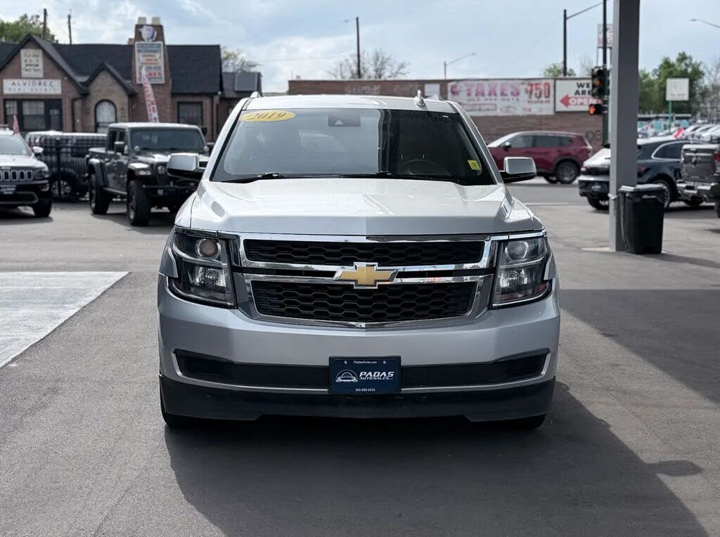Premium SUV: 2019 Chevrolet Suburban 1500 LT 4WD