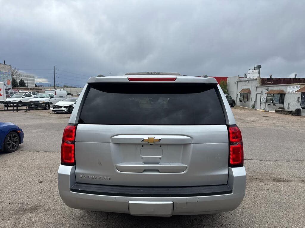 Premium SUV: 2019 Chevrolet Suburban LT 4WD