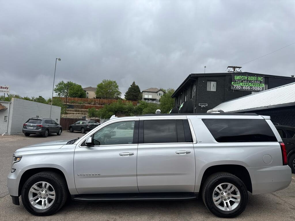 Premium SUV: 2019 Chevrolet Suburban LT 4WD