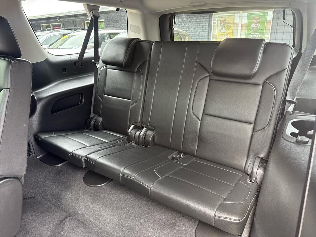 Premium SUV: 2019 Chevrolet Suburban LT 4WD
