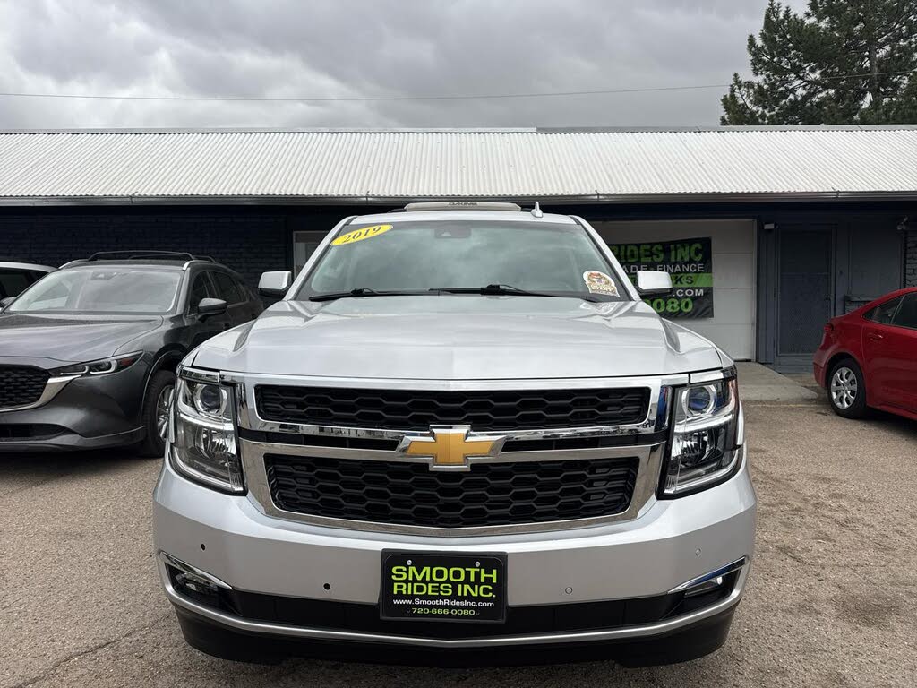 Premium SUV: 2019 Chevrolet Suburban LT 4WD