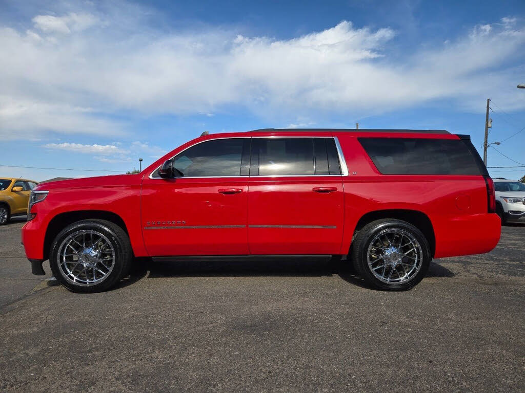 2017 Chevrolet Suburban LT 4WD – Full-Size SUV