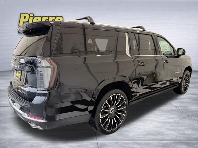 2026 Chevrolet Suburban High Country 4WD – Luxury SUV