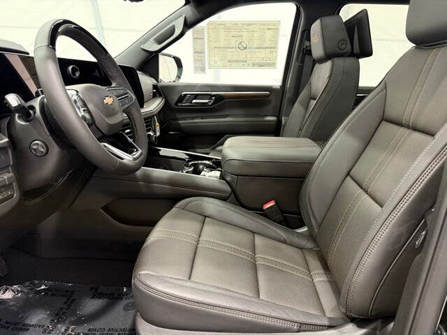 2026 Chevrolet Suburban High Country 4WD – Luxury SUV