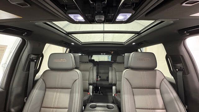 2026 Chevrolet Suburban High Country 4WD – Luxury SUV