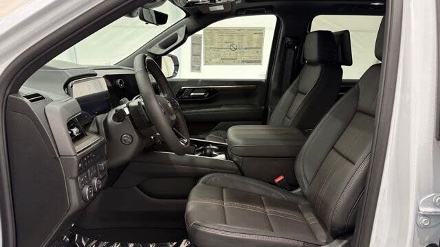 2026 Chevrolet Suburban High Country 4WD – Luxury SUV