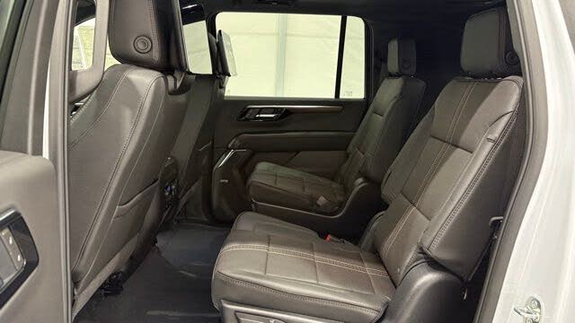 2026 Chevrolet Suburban High Country 4WD – Luxury SUV